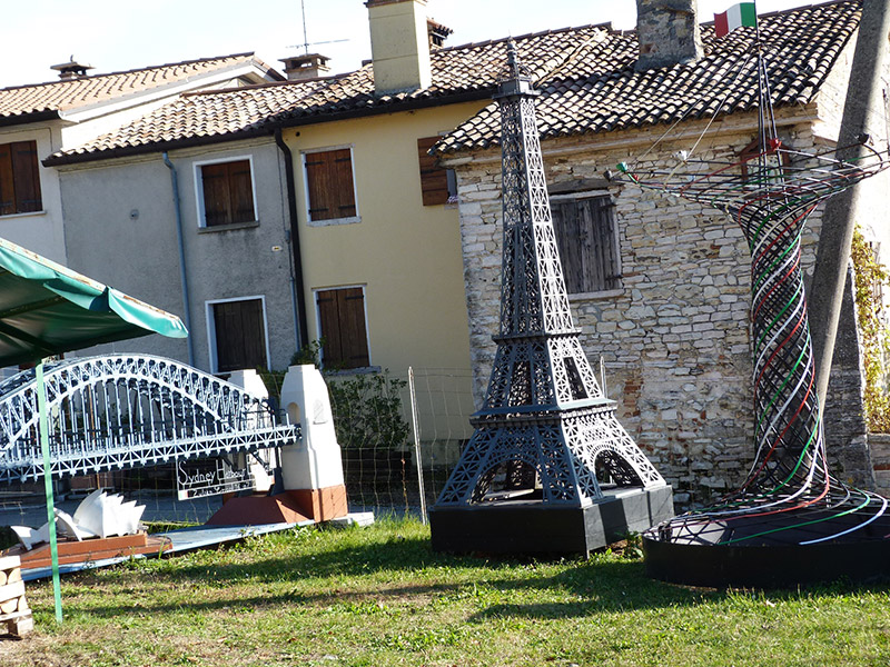 Monumenti ricostruiti