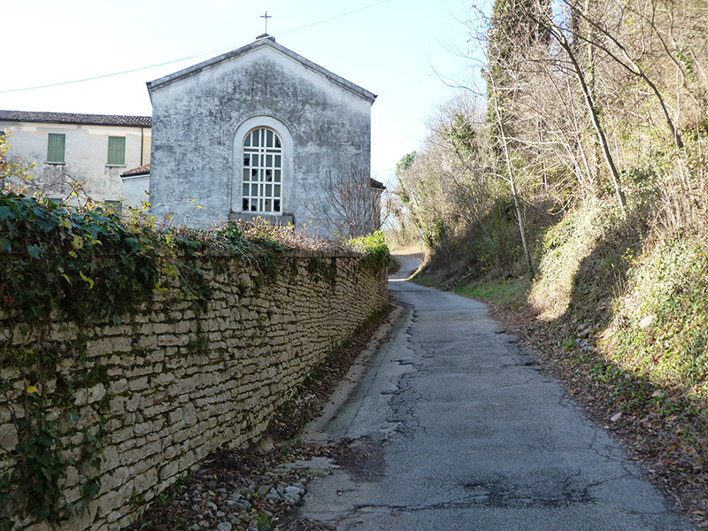 Rudere edificio religioso