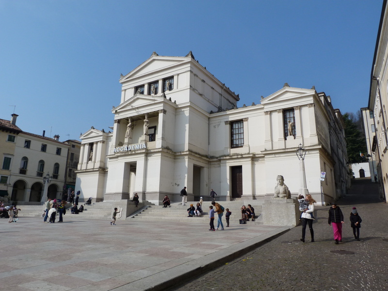 Piazza Cima