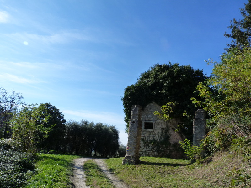 Ruderi di un casolare