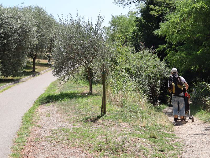 Giù a destra dopo parco giochi