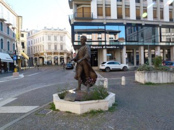 Statua tenore Mario del Monaco 